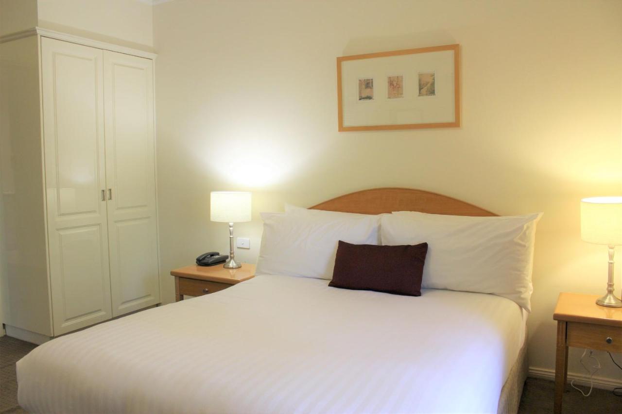 Carlyle Suites & Apartments Wagga Wagga Esterno foto