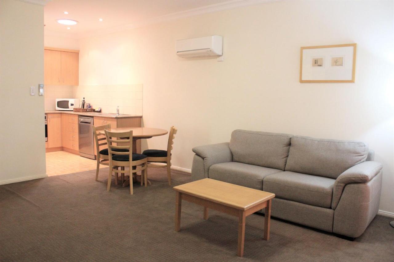 Carlyle Suites & Apartments Wagga Wagga Esterno foto