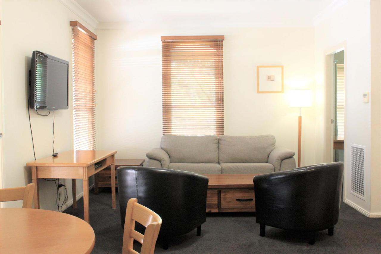 Carlyle Suites & Apartments Wagga Wagga Esterno foto