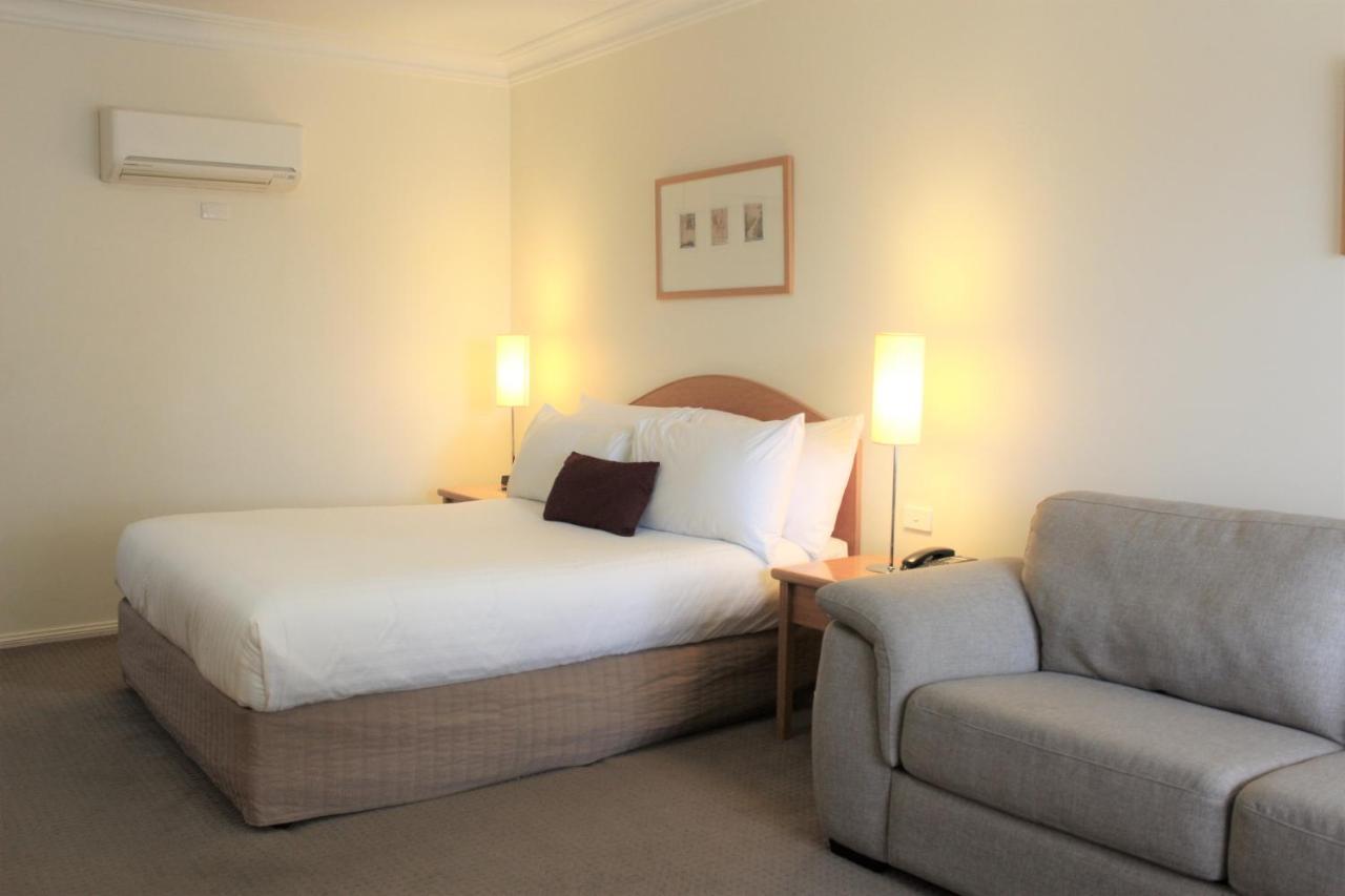 Carlyle Suites & Apartments Wagga Wagga Esterno foto