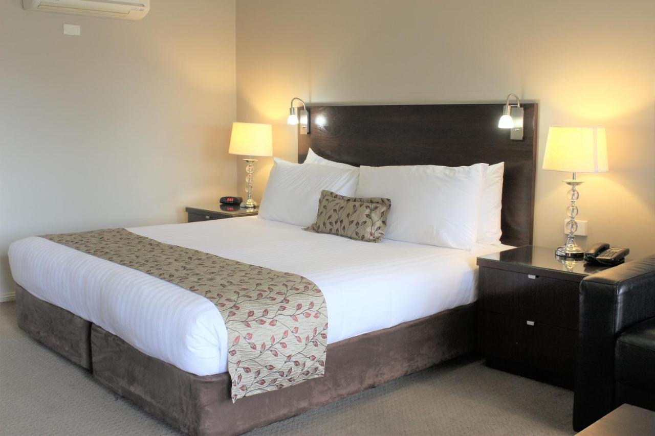 Carlyle Suites & Apartments Wagga Wagga Esterno foto