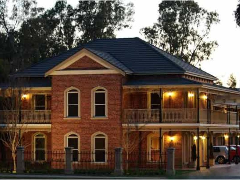 Carlyle Suites & Apartments Wagga Wagga Esterno foto